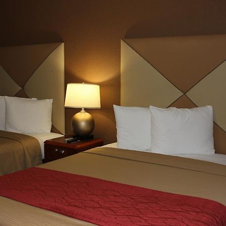 Econo Lodge Oskaloosa Екстериор снимка