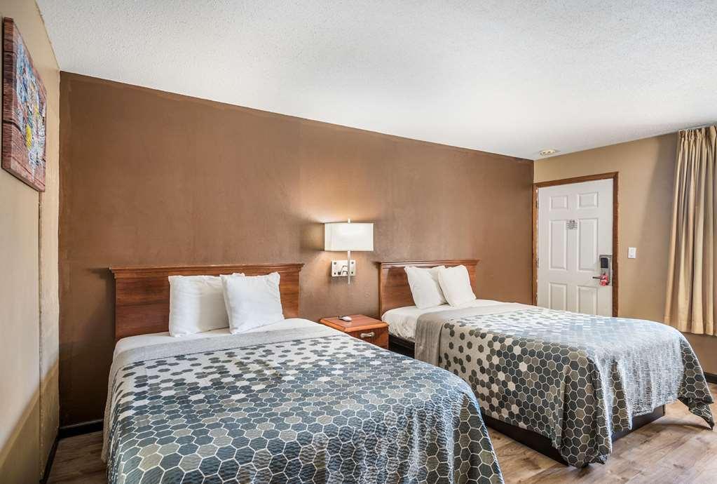 Econo Lodge Oskaloosa Стая снимка