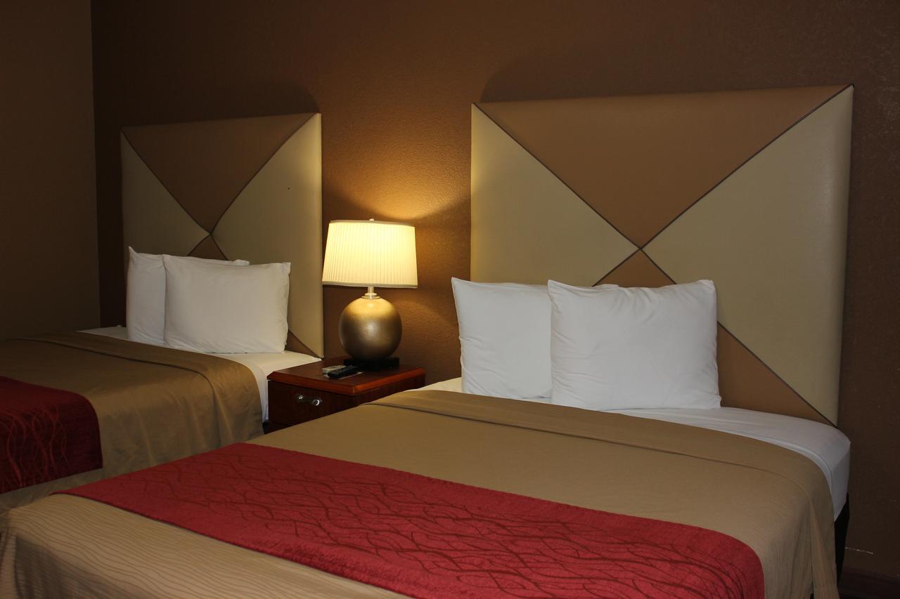 Econo Lodge Oskaloosa Екстериор снимка
