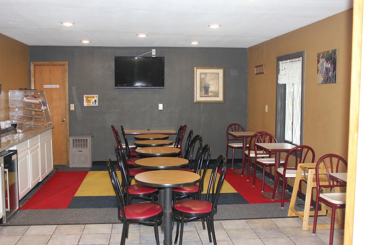 Econo Lodge Oskaloosa Екстериор снимка