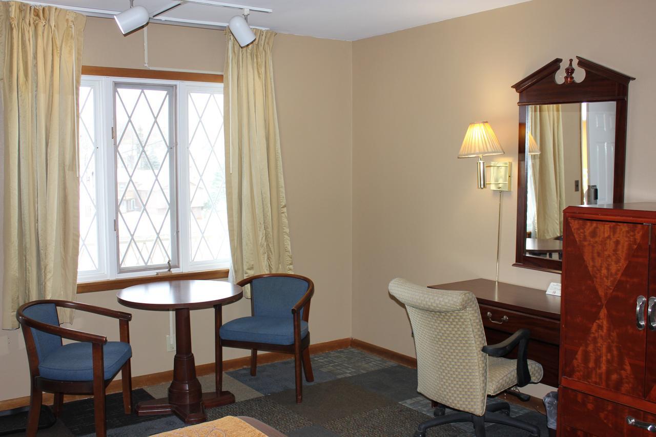 Econo Lodge Oskaloosa Екстериор снимка