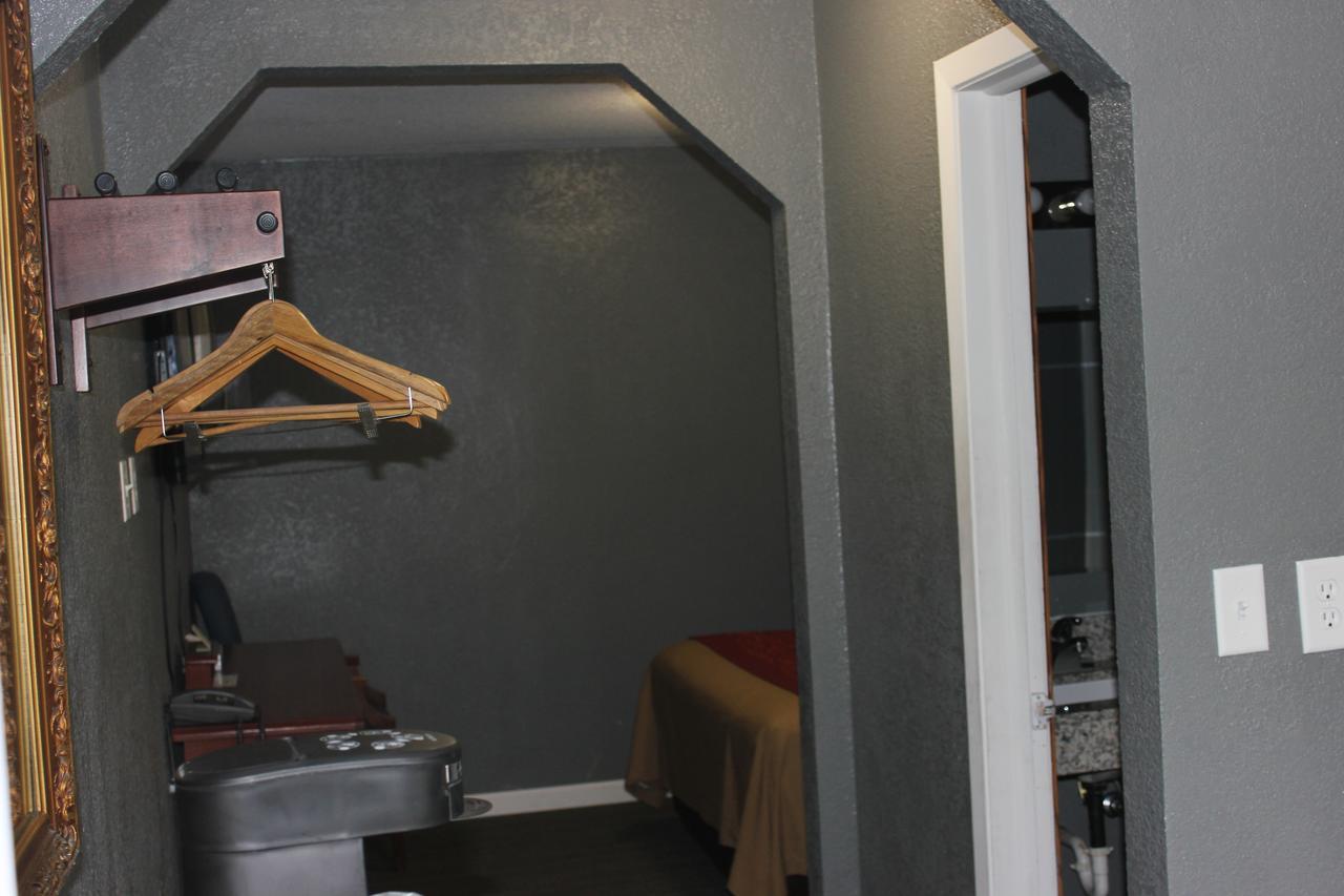 Econo Lodge Oskaloosa Екстериор снимка