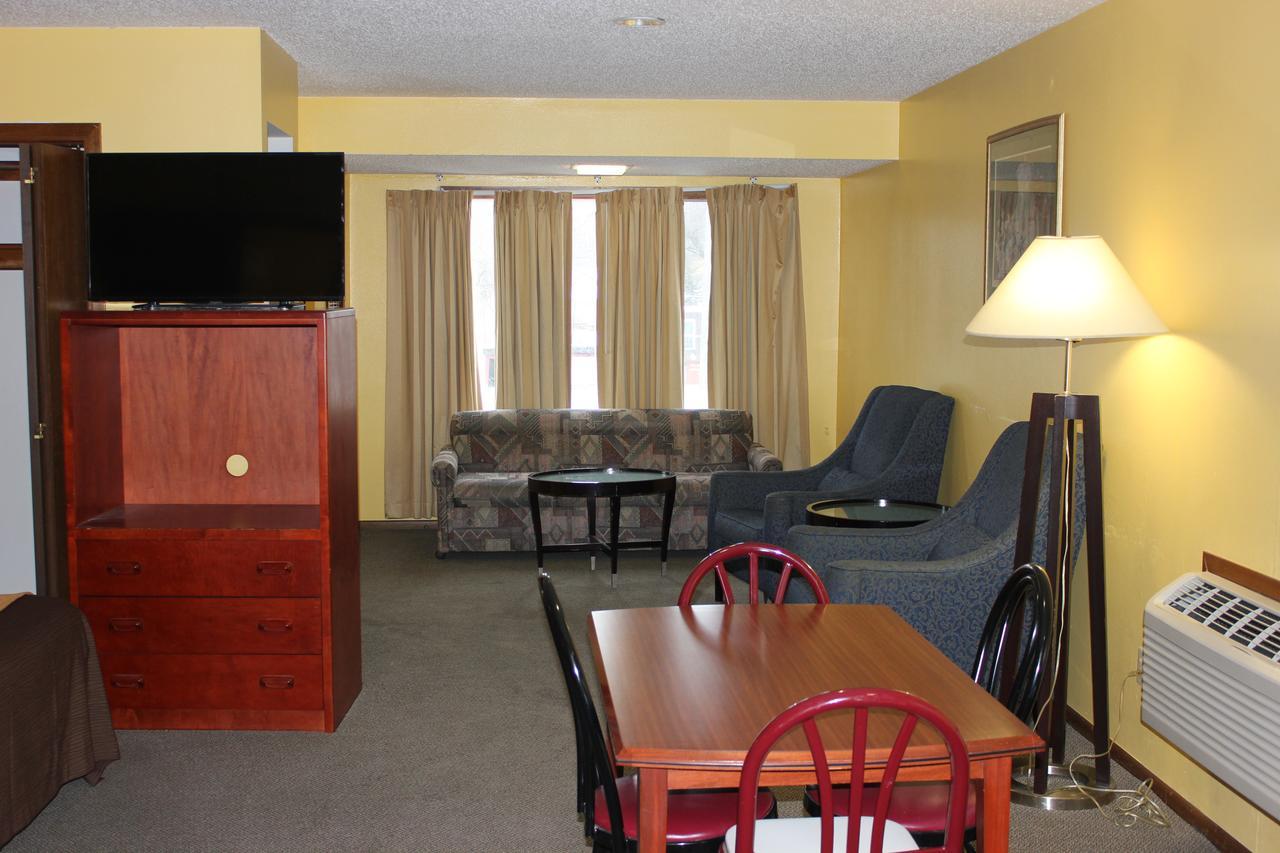Econo Lodge Oskaloosa Екстериор снимка