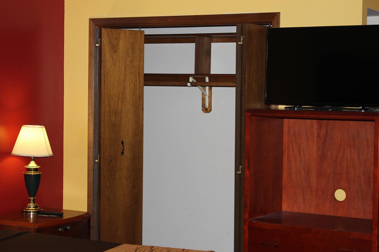 Econo Lodge Oskaloosa Екстериор снимка