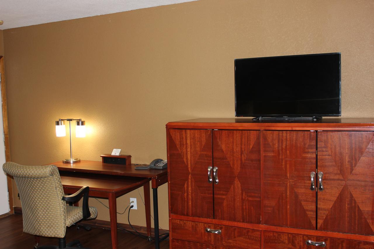 Econo Lodge Oskaloosa Екстериор снимка