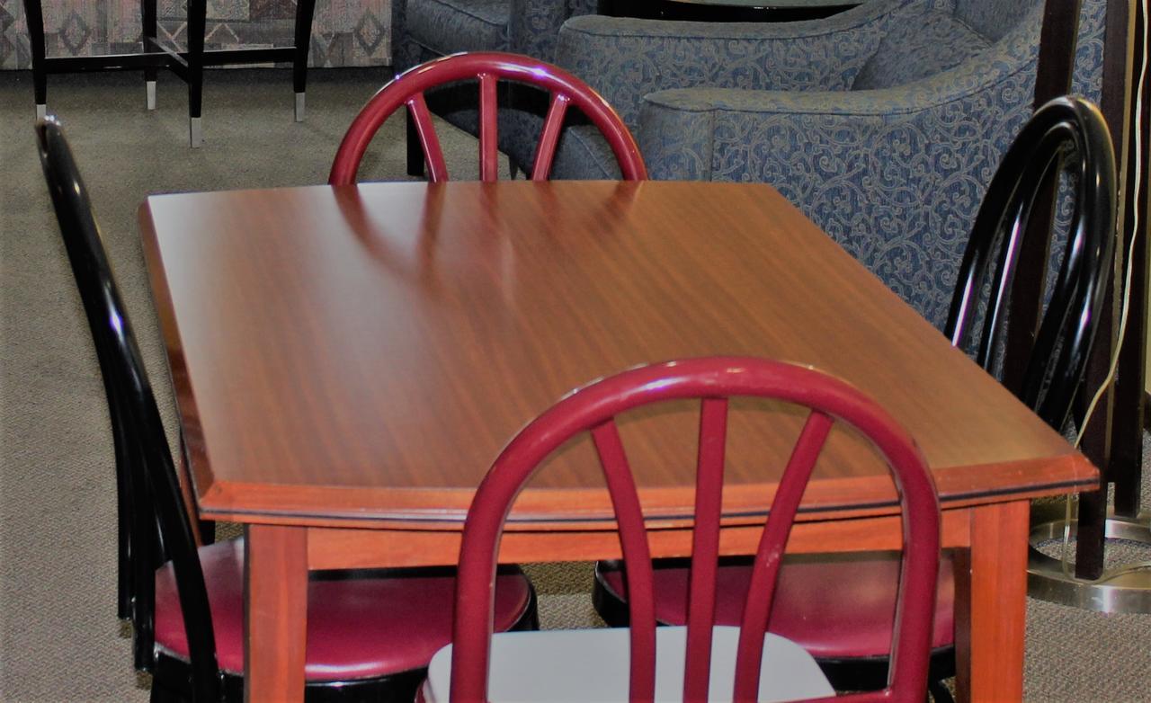 Econo Lodge Oskaloosa Екстериор снимка