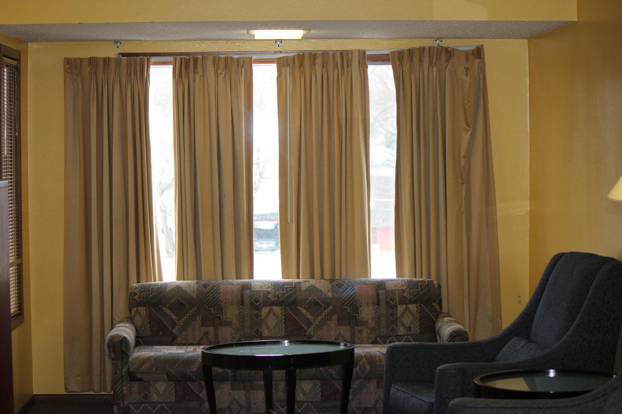Econo Lodge Oskaloosa Екстериор снимка